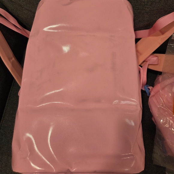 Baboon to the Moon Cotton Candy Pink Go Bag Mini 32L With Slight Discoloration - Picture 12 of 12